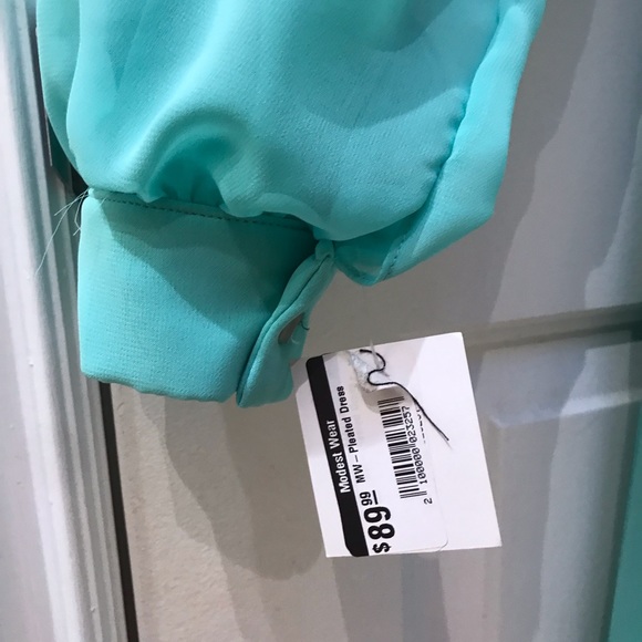 Modest pistachio colour dress Size 38 - Picture 5 of 5